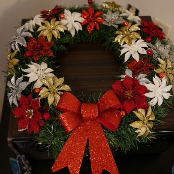 Christmas Holiday Wreath - Picture 2 of 4